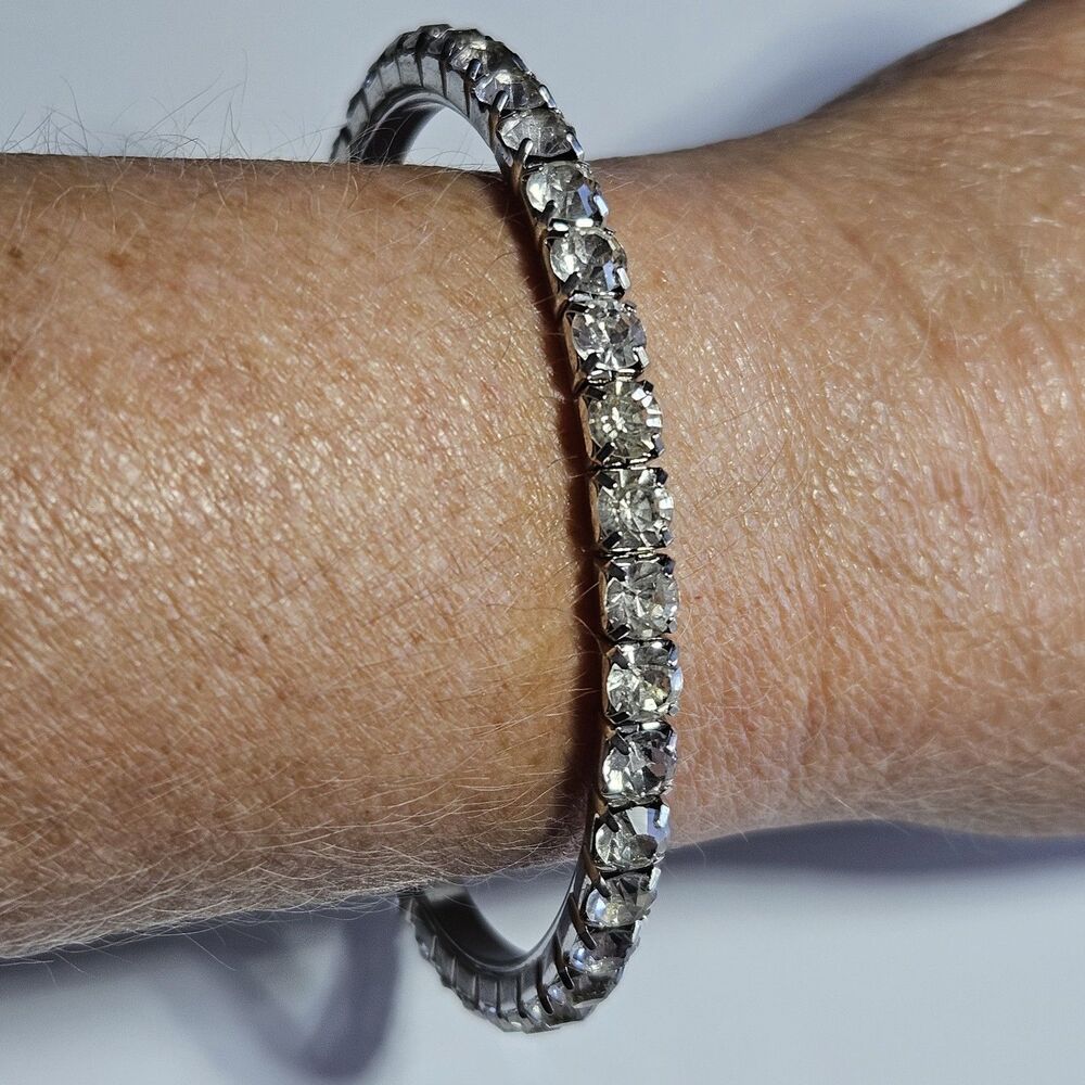 Vintage Silver Tone Metal Crystal Rhinestone Bangle Fashion Bracelet 8.25"